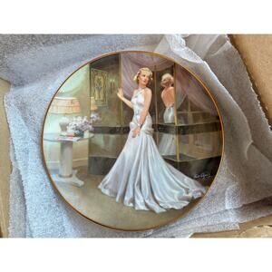 Hollywood Glamour Girls Plate no 3730A Carole Lombard as Mary in The Gay Bride